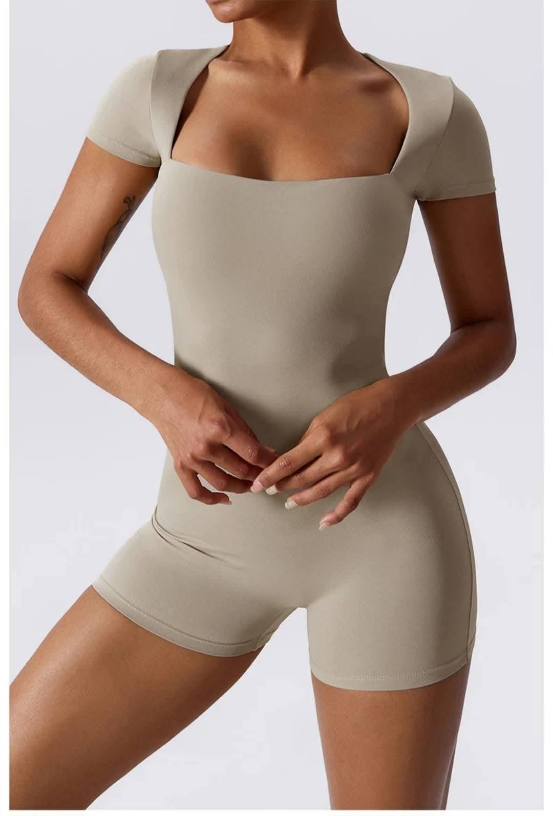 ENTERIZO SHORT MARIANA BEIGE