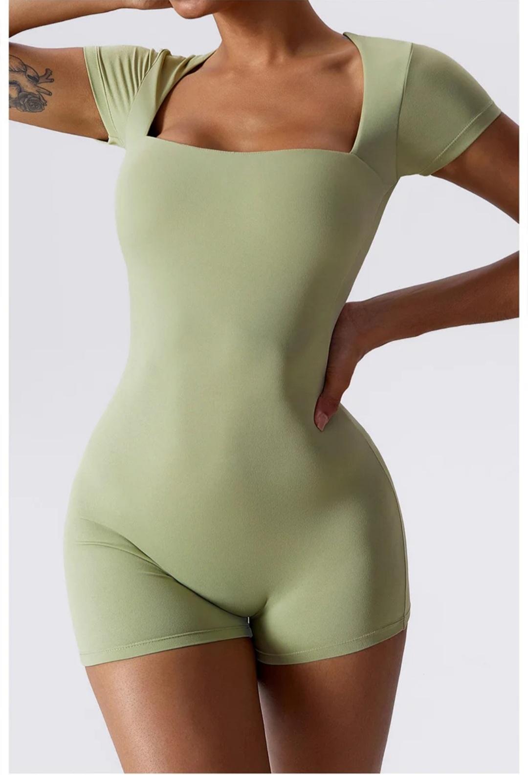 ENTERIZO SHORT MARIANA VERDE LIMON